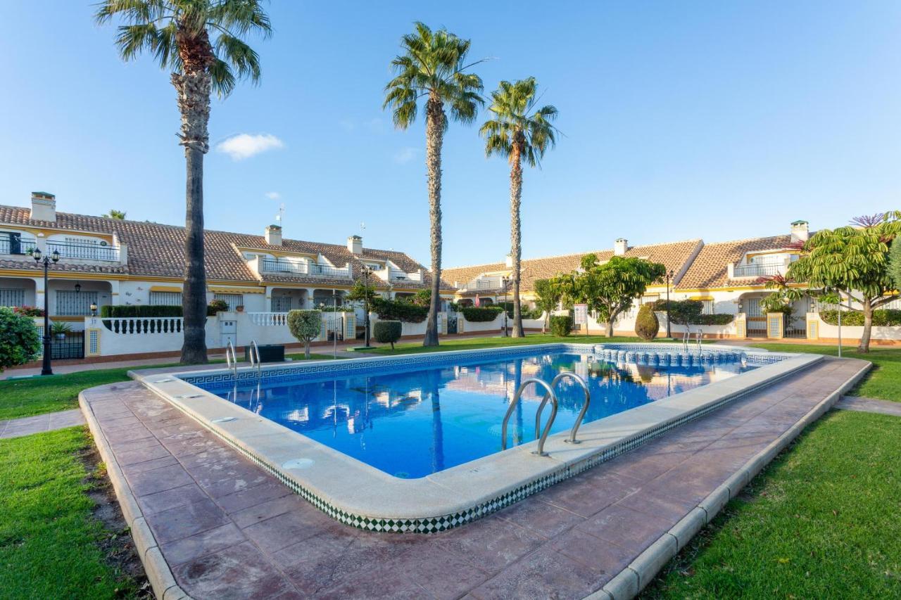 Pool-Side Townhouse In Cabo Roig Villa Orihuela Buitenkant foto