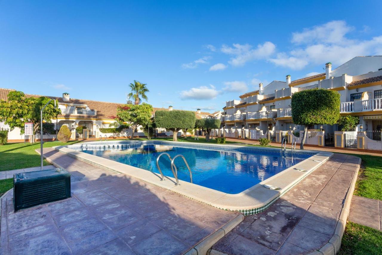 Pool-Side Townhouse In Cabo Roig Villa Orihuela Buitenkant foto